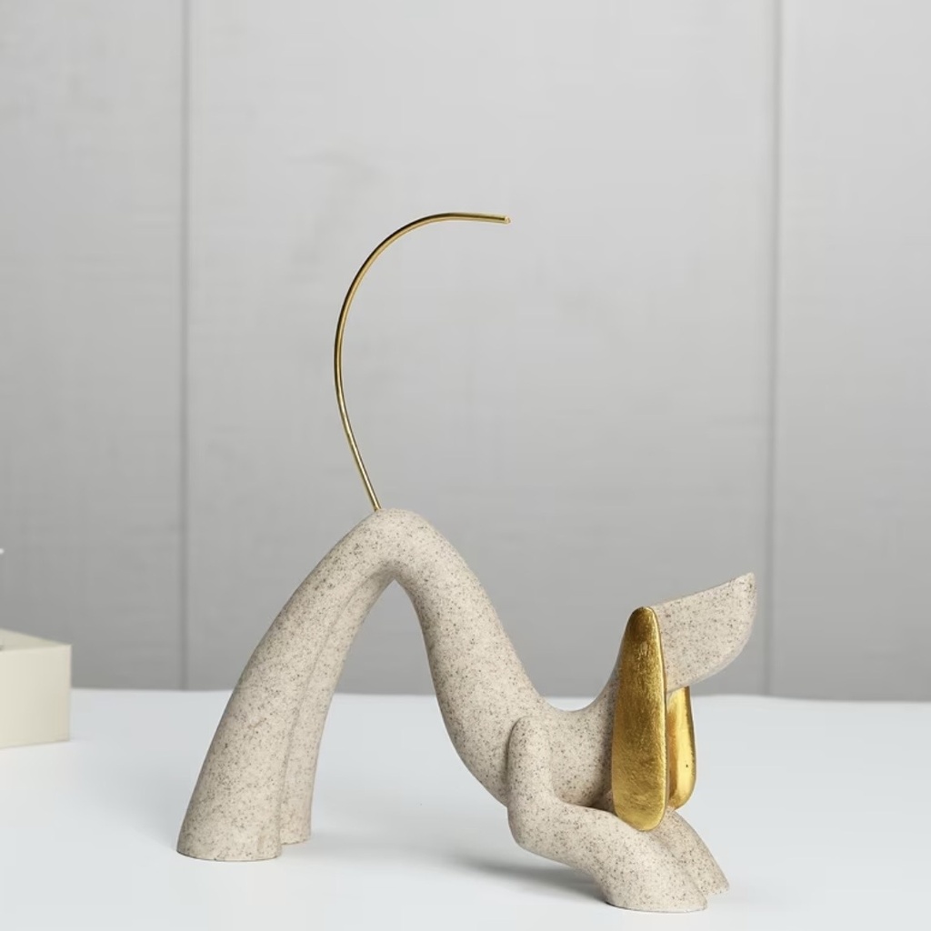 [00006] Escultura de arte de perro con detalles dorados